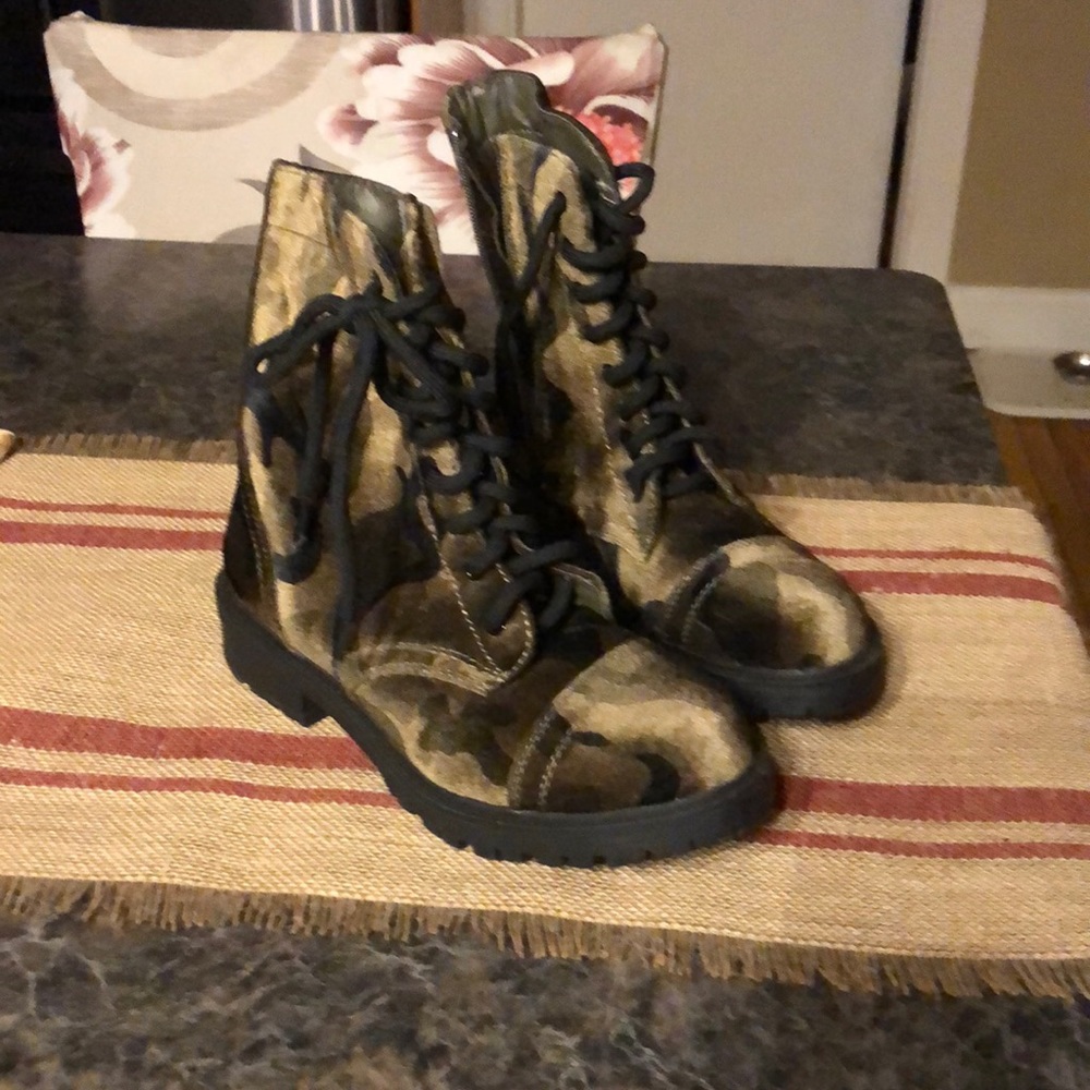 Camo boots